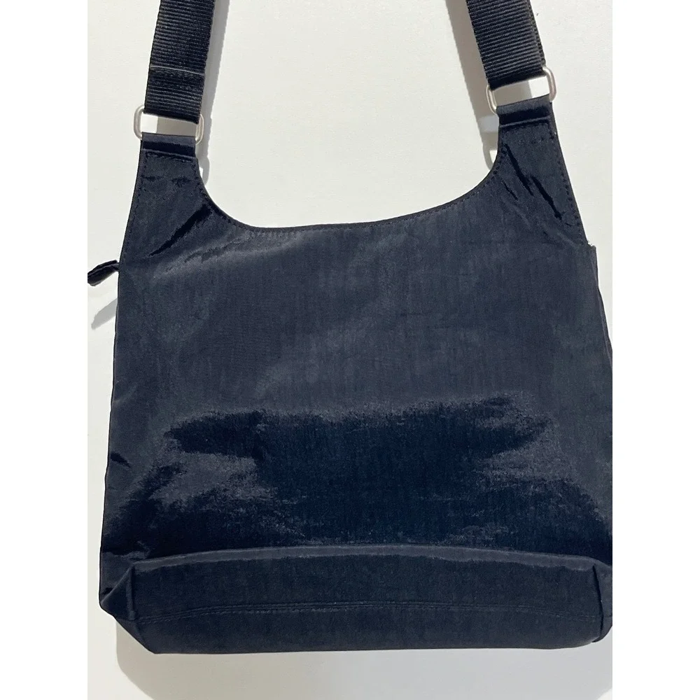 Baggallini Black Nylon‎ Crossbody Travel Bag with Multi-Zip Pockets Card Slots